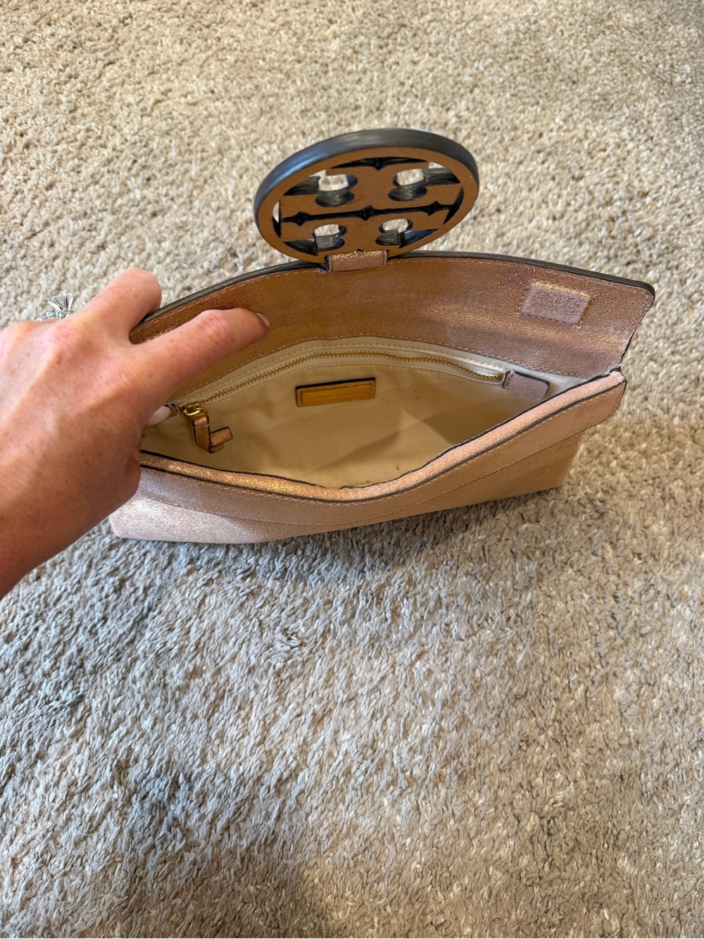Tory Burch Metallic Rose Gold Logo Clutch - Picture 2 of 2